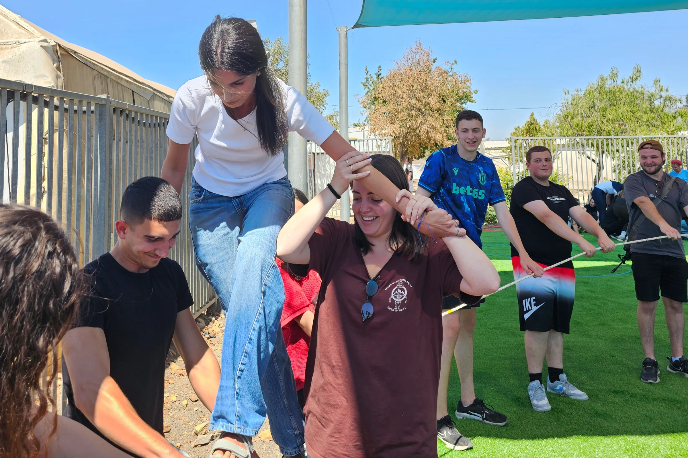 חאנים עתיקים בגולן ואום אל-קנטיר, בשילוב משחקי גיבוש