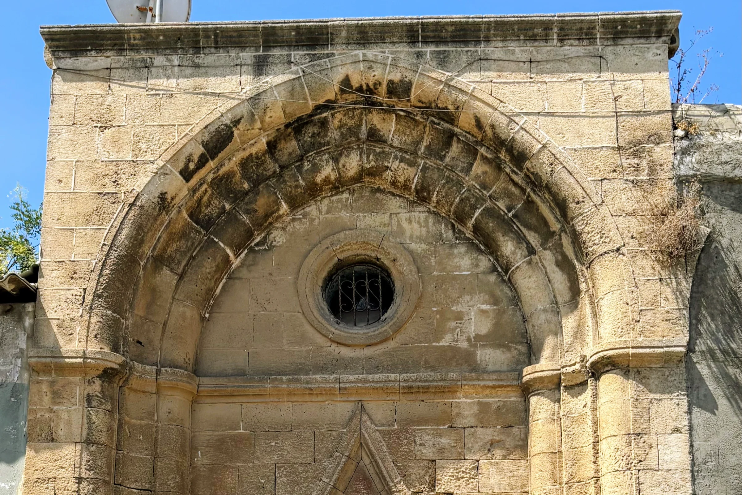 ממזרקה עתיקה