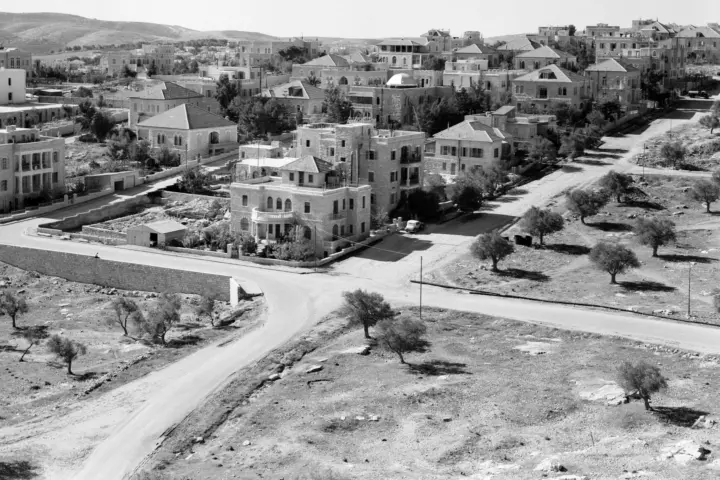 תמונה ישנה של שכונת טלביה בירושלים