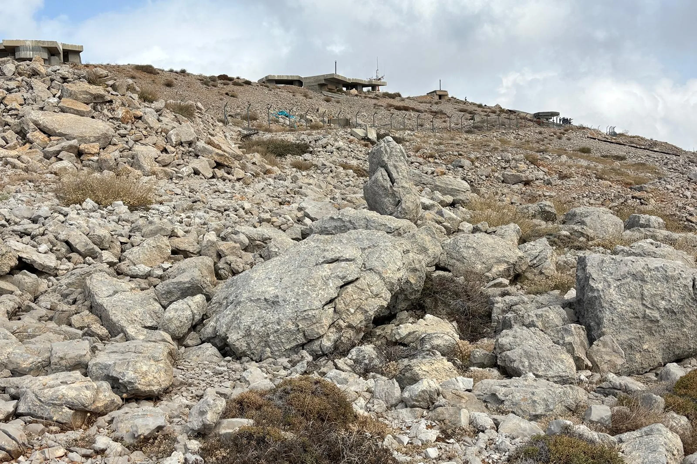 גבעות הקרב ומוצב ישראלי