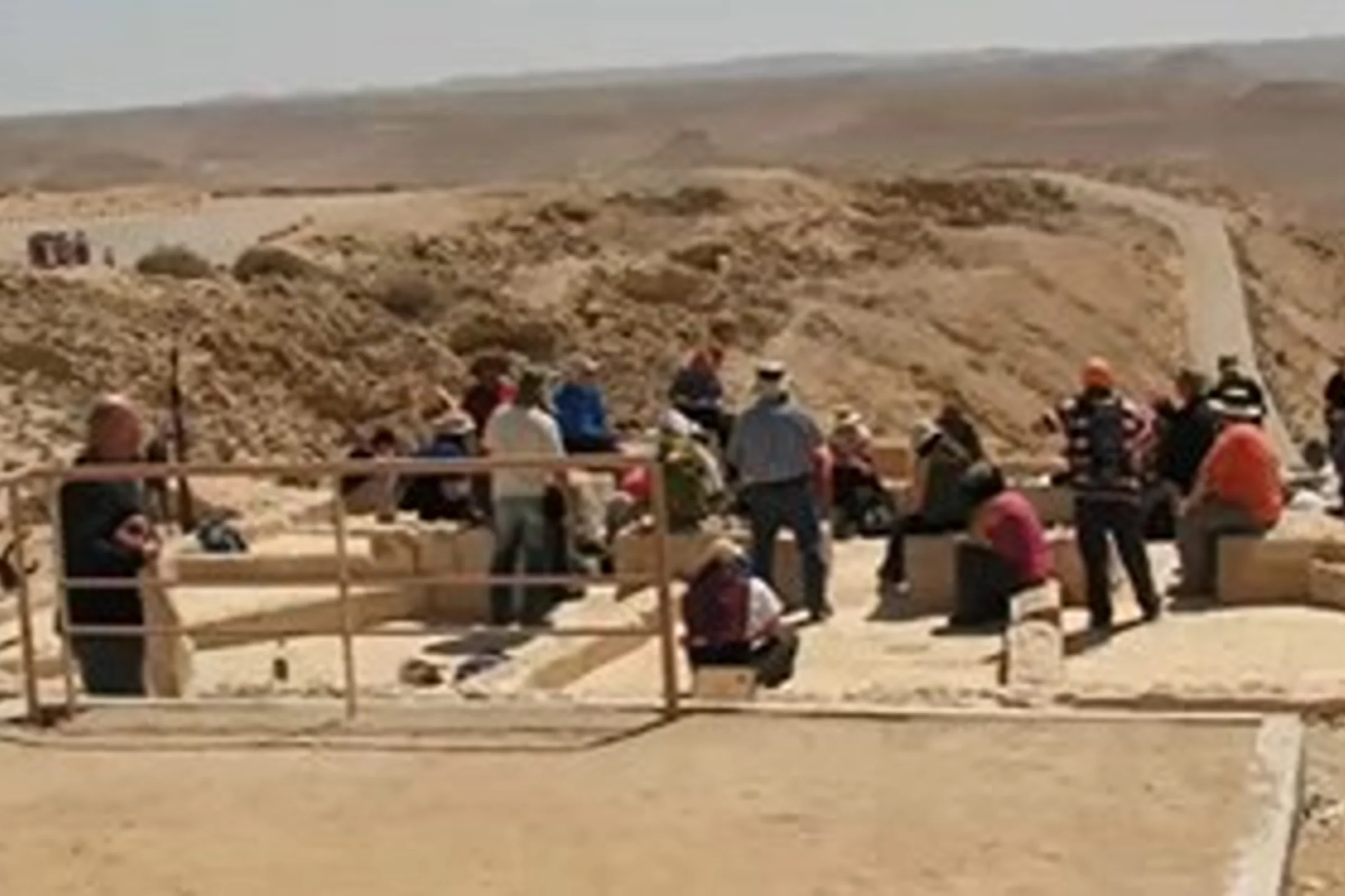 קבוצה בתצפית עין עבדת